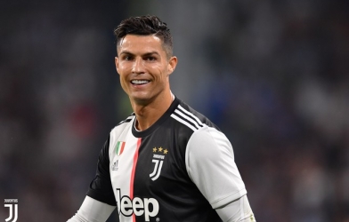 Mừng vô địch Serie A, Ronaldo sắm ngay siêu xe hàng cực hiếm